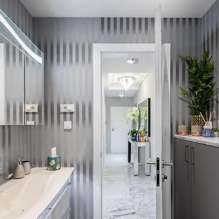 Sara - Luxurious Sea View With Garage Apartman *