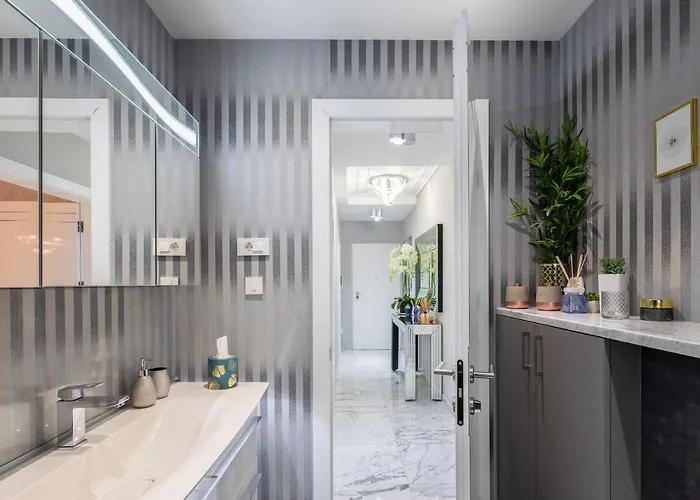 Sara - Luxurious Sea View With Garage Apartment *