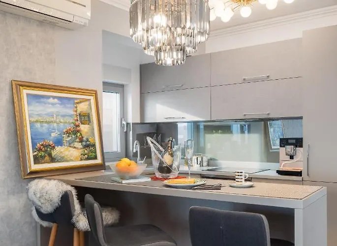 Sara - Luxurious Sea View With Garage Apartment *